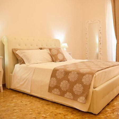 B&B Bonnes Suites Naples Exterior photo