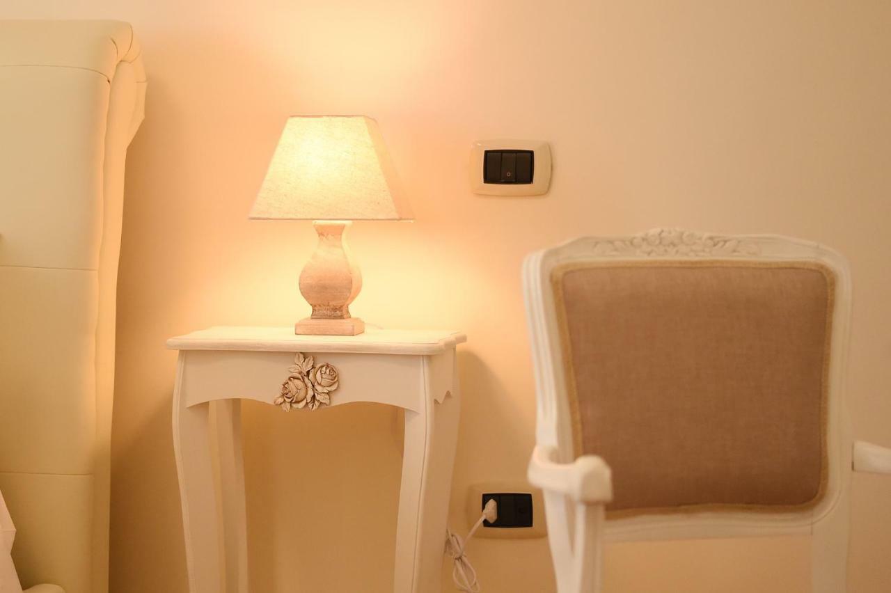 B&B Bonnes Suites Naples Exterior photo