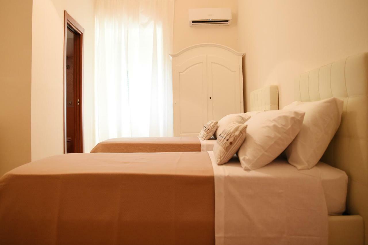 B&B Bonnes Suites Naples Exterior photo