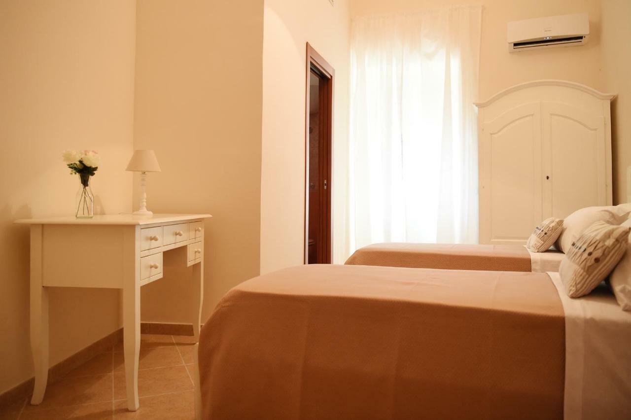 B&B Bonnes Suites Naples Exterior photo